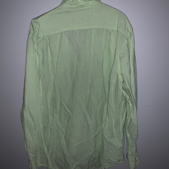 Size M Izod Long Sleeve Button Down - Picture 2 of 4